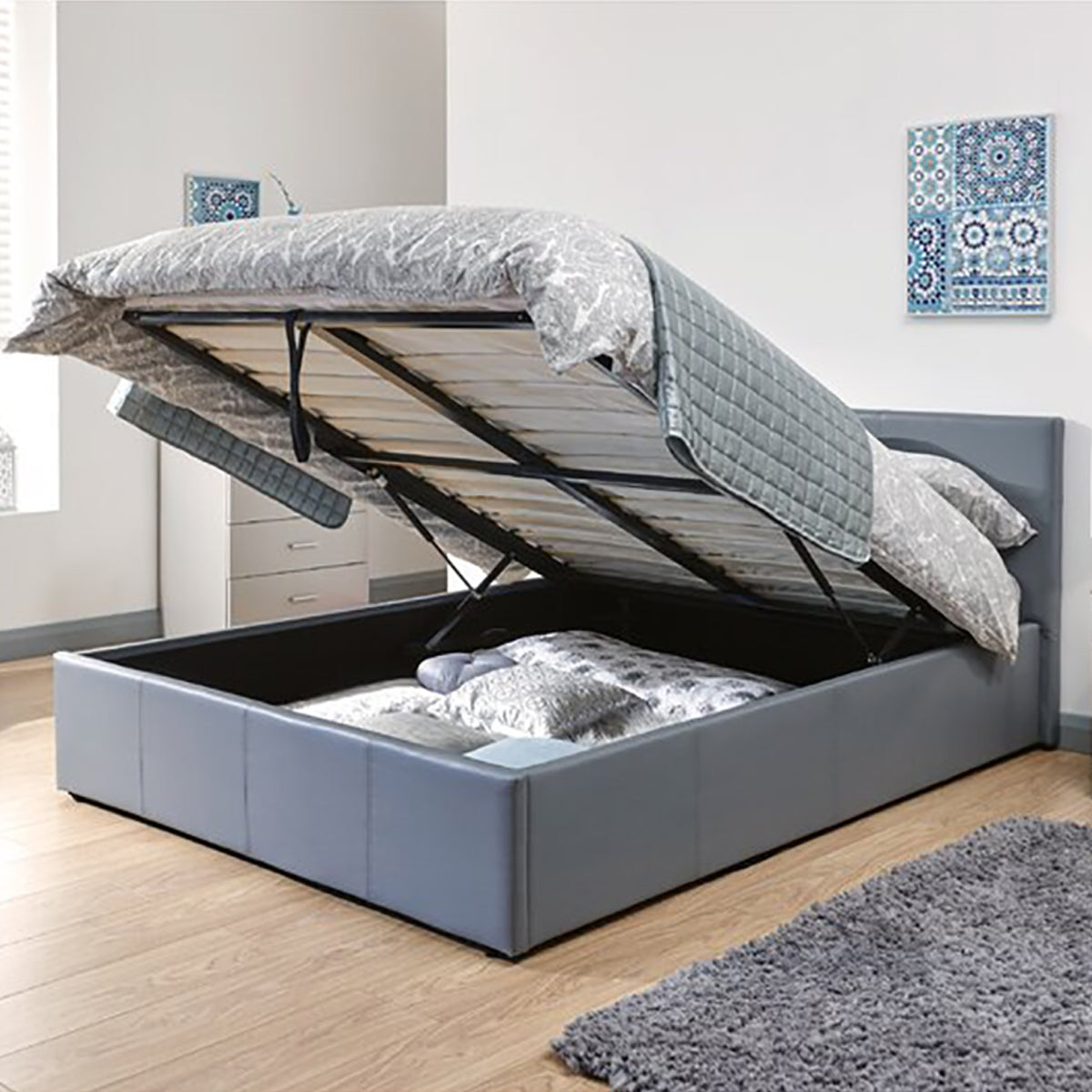 Small Double Beaird Upholstered Ottoman Bed