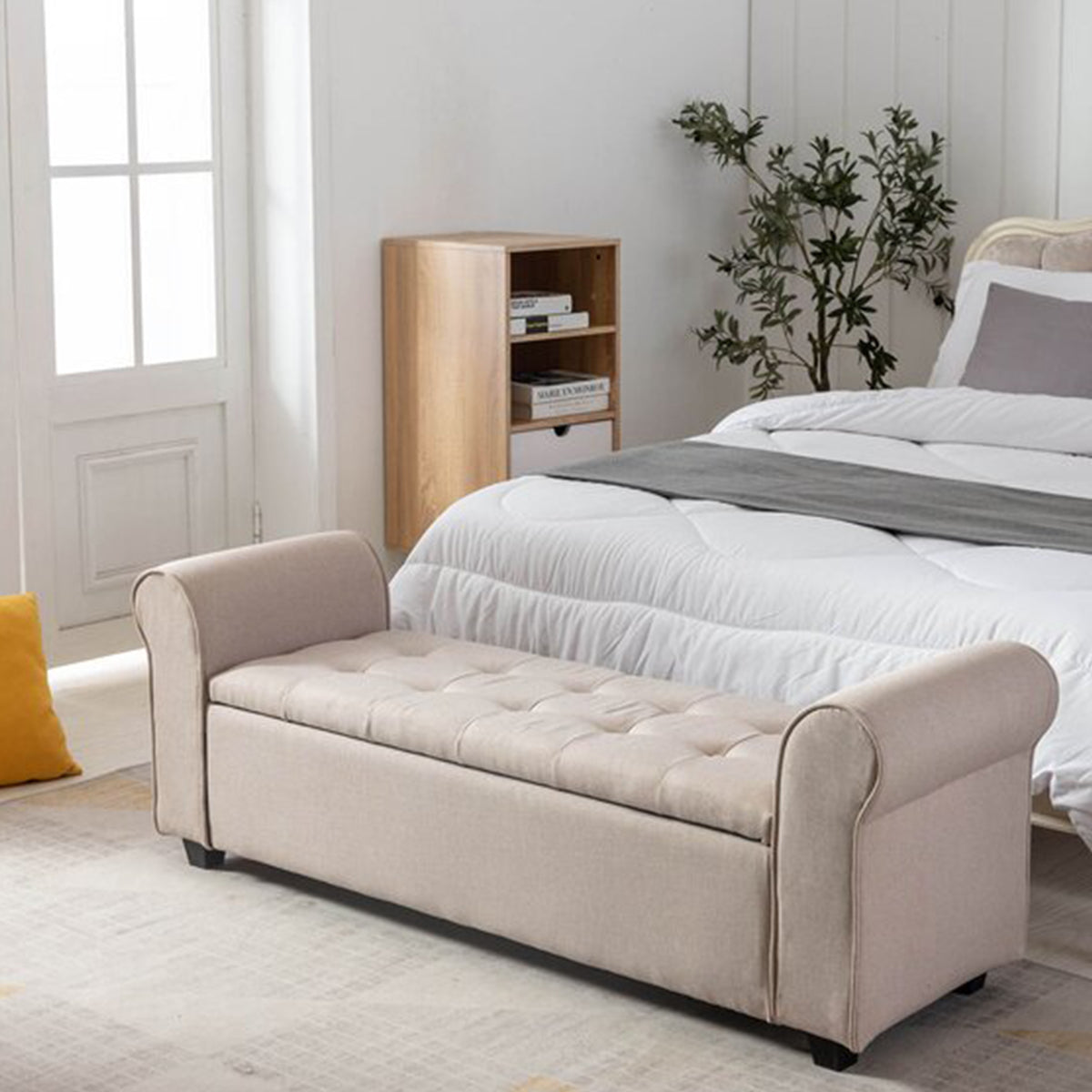 Upholstered Landaverde Bedroom Storage Bench