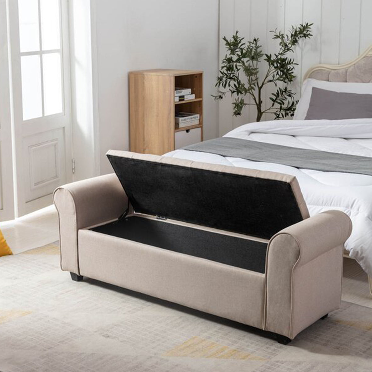 Upholstered Landaverde Bedroom Storage Bench