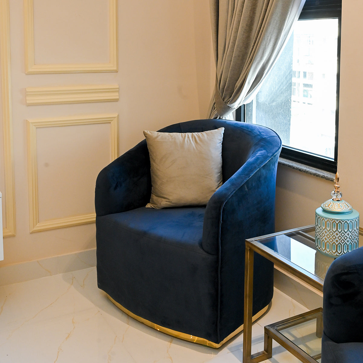 Chic Barrel Chair