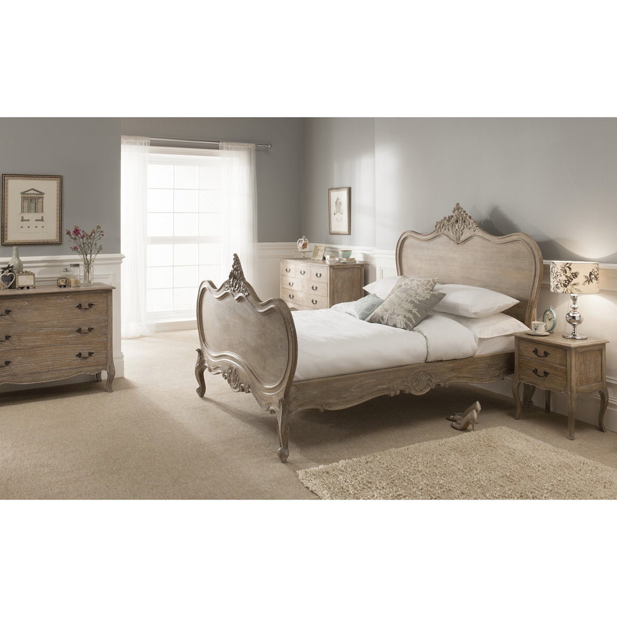 Wooden Luxury Carved Bed