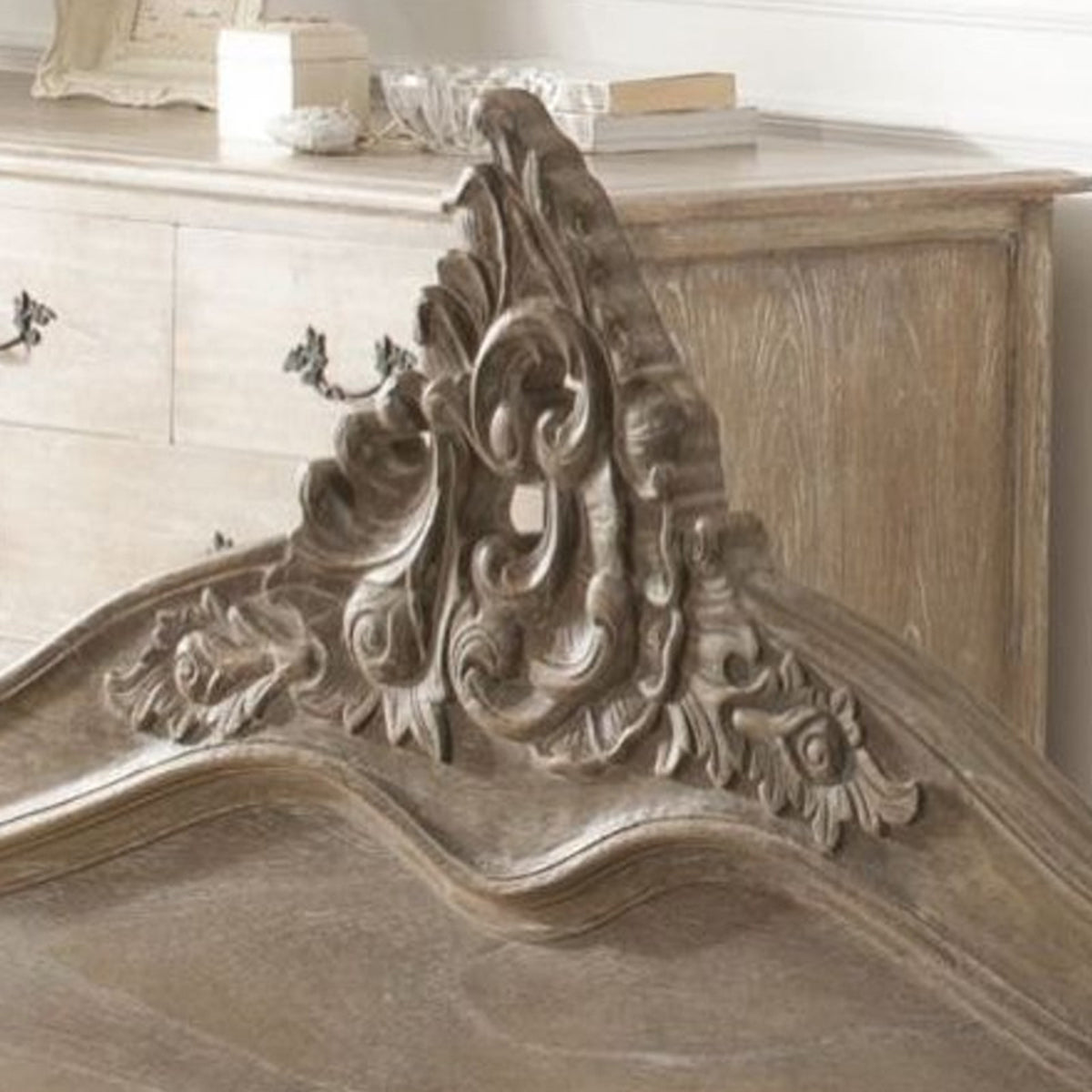 Wooden Luxury Carved Bed