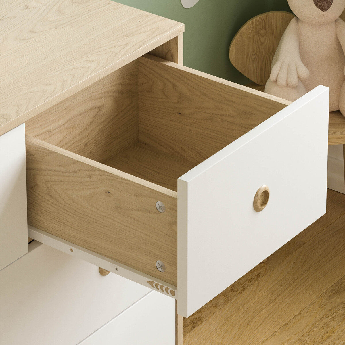 5 Drawers Wooden Chest