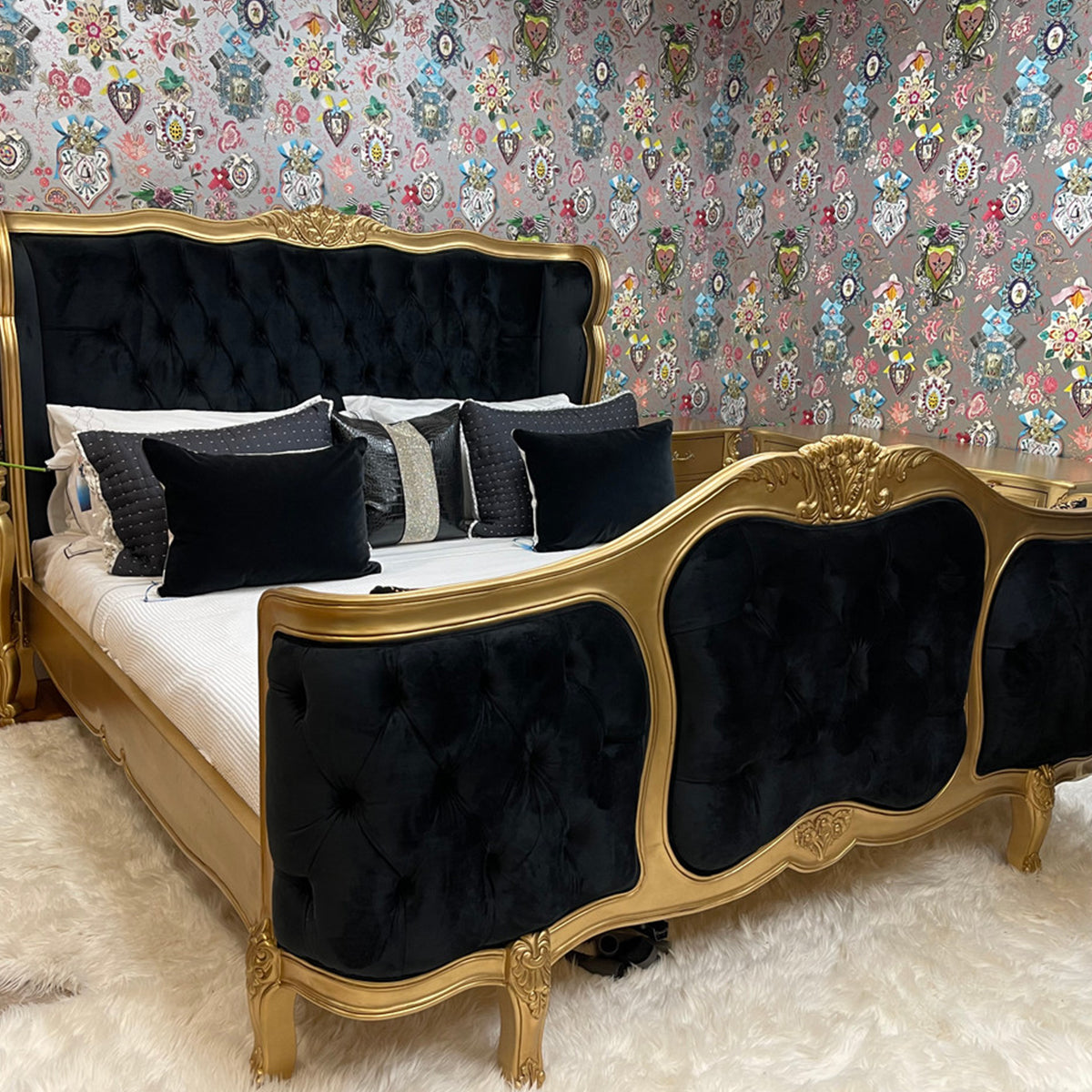 Gold Leaf Tufted Bedroom Set