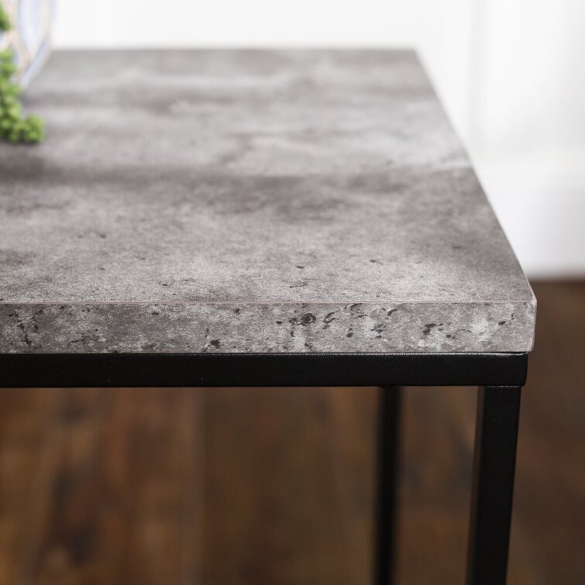Sleek Salvatore Side Table