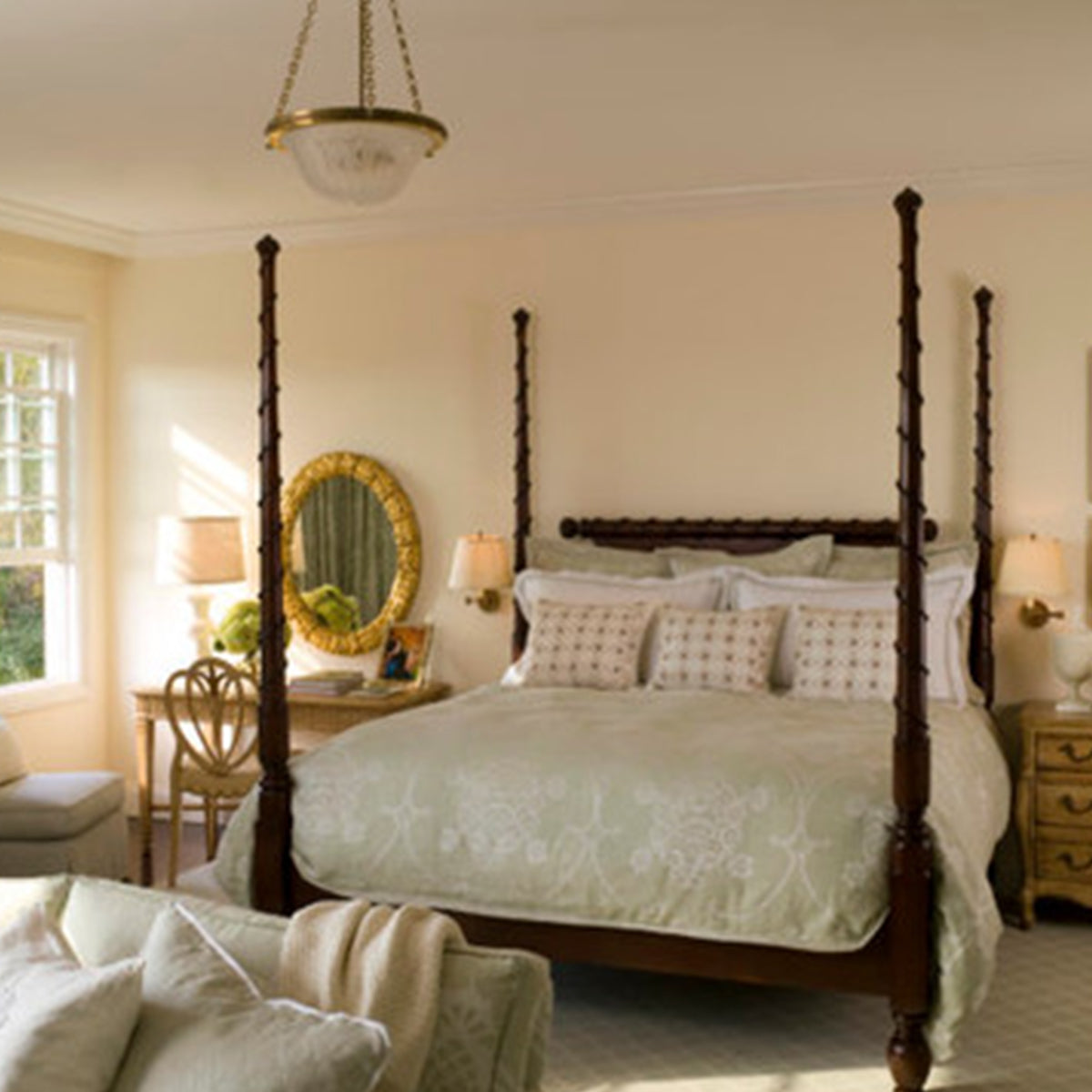 Traditional Style Four Post Bed